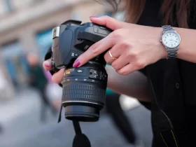 5 Reasons to Buy a DSLR in 2025. Why DSLR vs Mirrorless Is Still a Real Debate